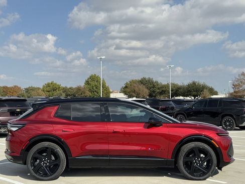 New 2026 Chevrolet Equinox EV RS image 3