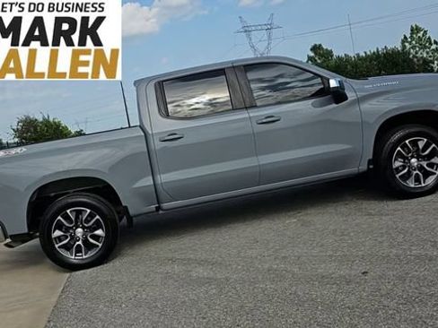 Used 2024 Chevrolet Silverado 1500 LT AWD/4WD image 9