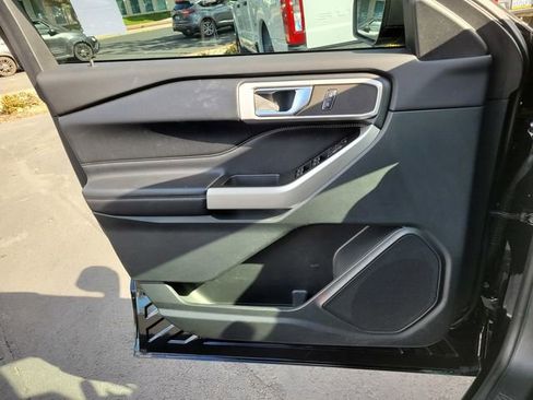 Used 2021 Ford Explorer XLT w/ Equipment Group 202A image 30