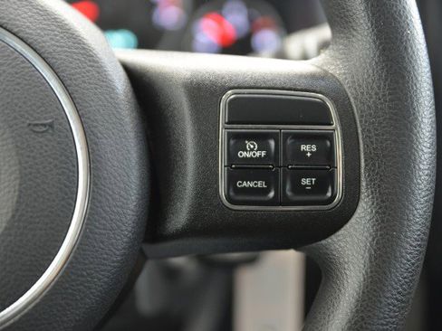 Used 2012 Jeep Liberty Sport image 21