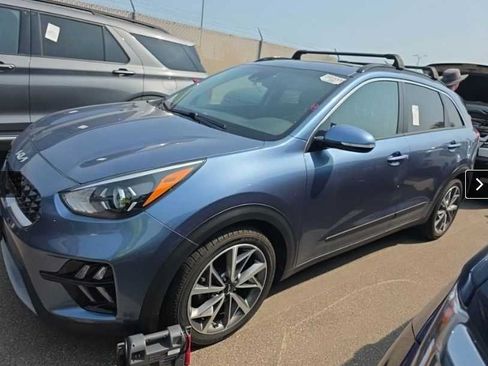 Used 2022 Kia Niro Touring Special Edition FWD image 2