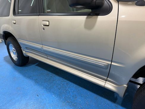 Used 1999 Ford Explorer 4WD 4-Door image 19