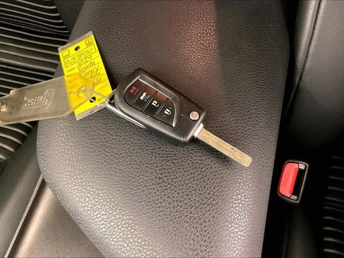 Used 2024 Toyota Camry SE FWD image 13