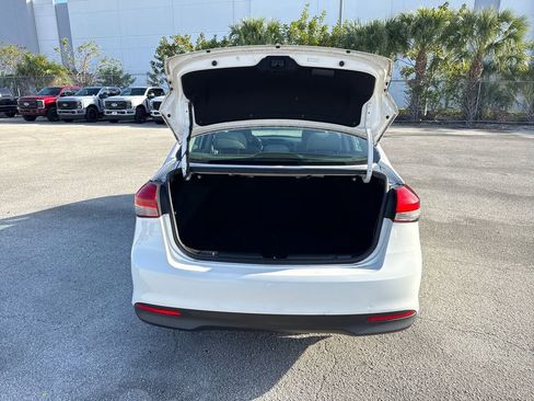 Used 2017 Kia Forte LX image 22