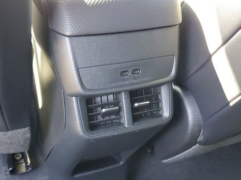 Used 2026 Chevrolet Equinox LT w/ Convenience Package II FWD image 13