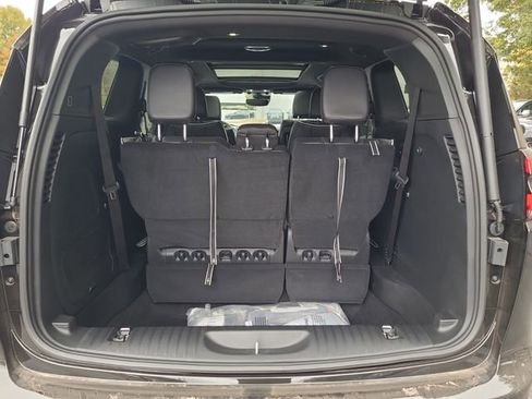 New 2026 Chrysler Pacifica Limited w/ Uconnect Theater Family Group image 16