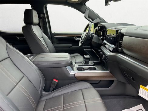 Used 2024 Chevrolet Silverado 1500 High Country w/ High Country Premium Package image 15