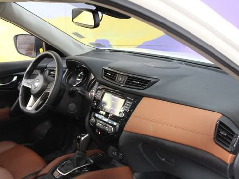 Used 2020 Nissan Rogue SL AWD/4WD image 12