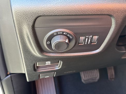 New 2025 Jeep Grand Cherokee Altitude image 37