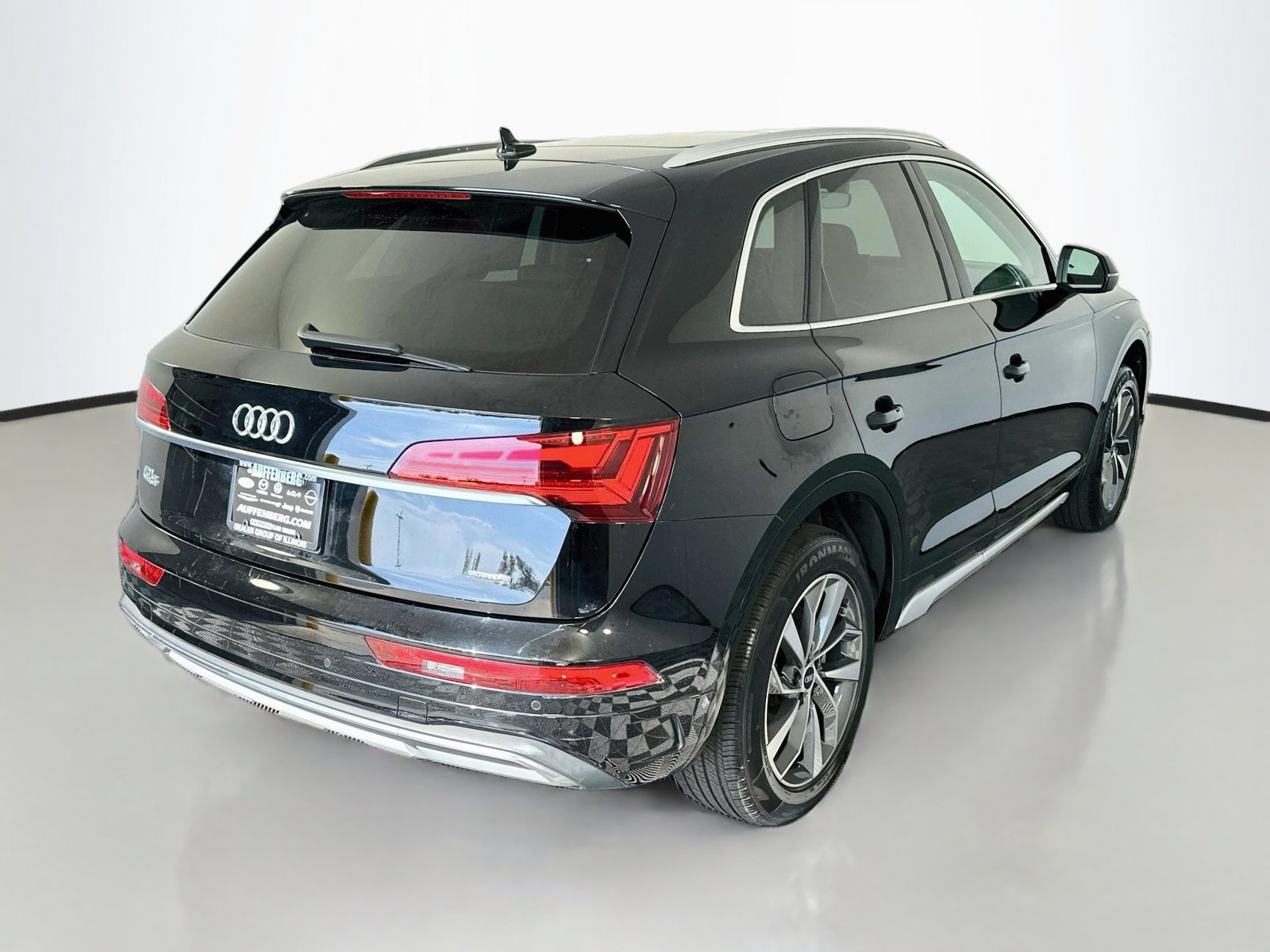 Used 2021 Audi Q5 2.0T Premium w/ Convenience Package AWD/4WD image 7