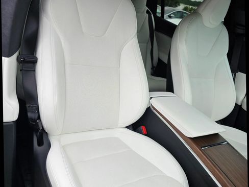 Used 2022 Tesla Model X AWD/4WD image 27