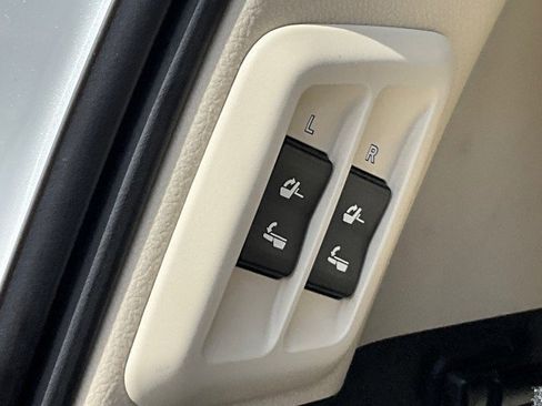 Used 2021 Lexus GX 460 Premium w/ Accessory Package image 37