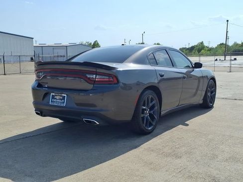 Used 2022 Dodge Charger SXT w/ Blacktop Package RWD image 5