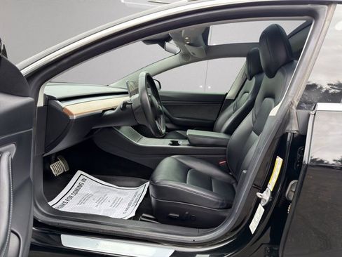 Used 2019 Tesla Model 3 Performance image 9