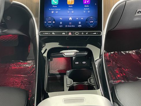 Used 2025 Mercedes-Benz C 300 Sedan image 18