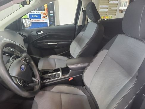 Used 2018 Ford Escape SE FWD image 8