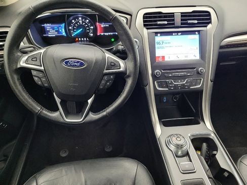 Used 2017 Ford Fusion Energi SE image 22