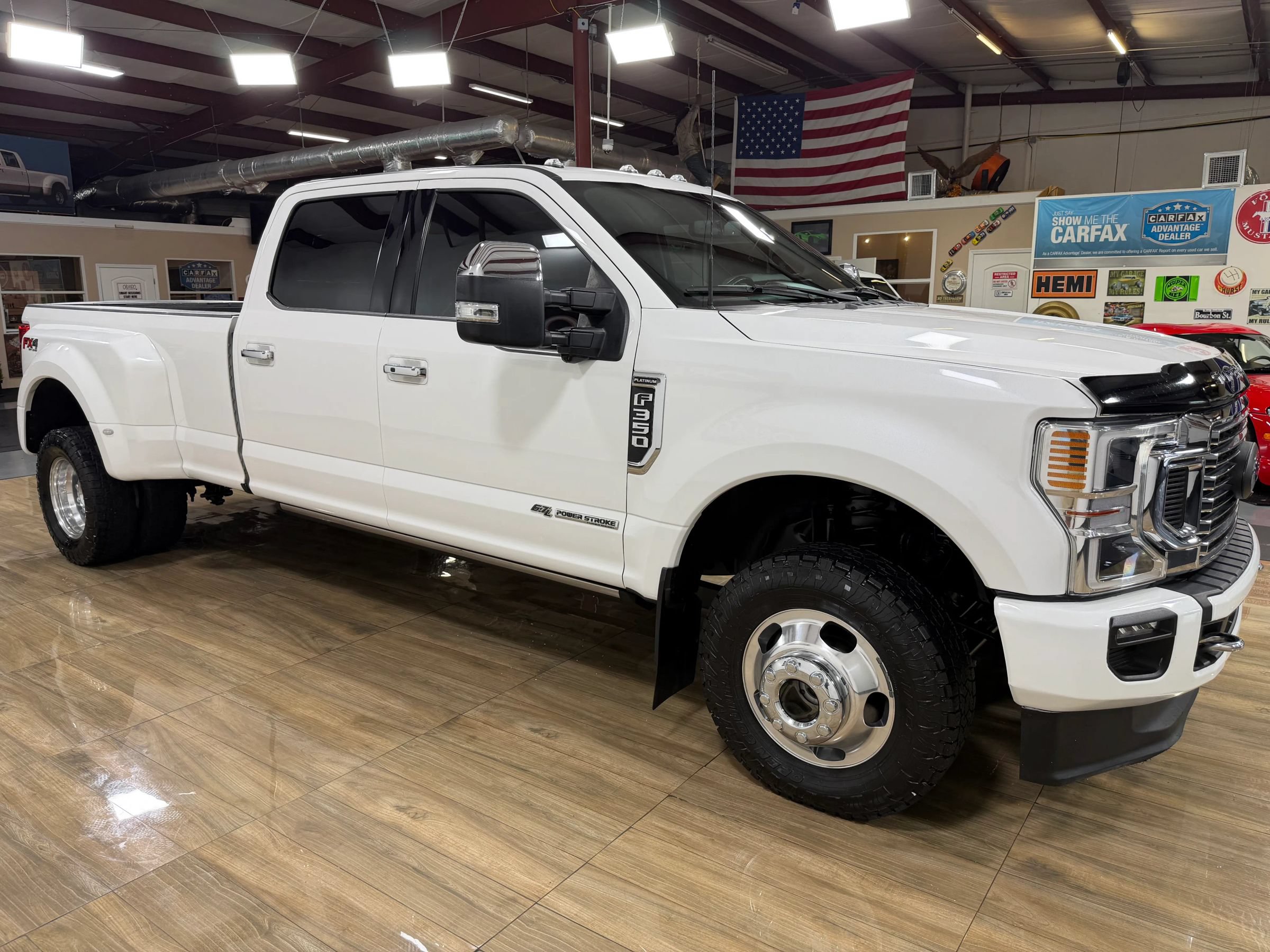 Used 2022 Ford F350 Platinum w/ FX4 Off-Road Package AWD/4WD image 4