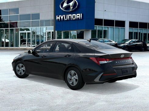 New 2026 Hyundai Elantra SE FWD image 5