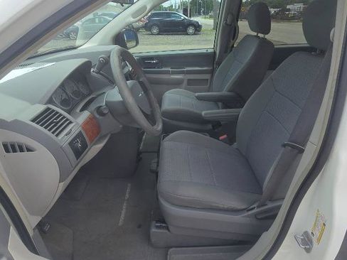 Used 2008 Chrysler Town & Country LX FWD image 20