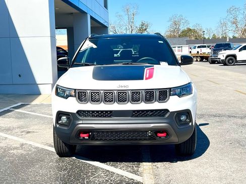 Used 2024 Jeep Compass Trailhawk image 12