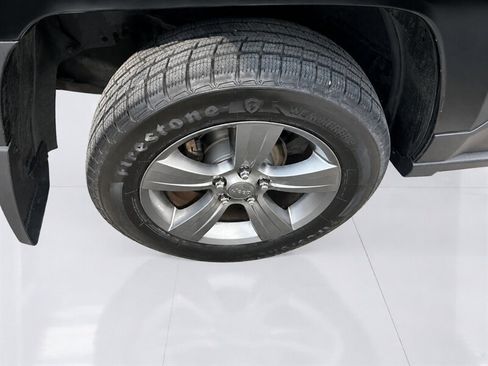 Used 2015 Jeep Patriot High Altitude AWD/4WD image 27