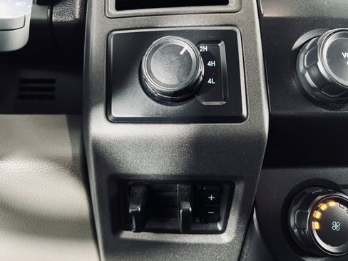 Used 2020 Ford F550 4x4 Crew Cab Super Duty image 23