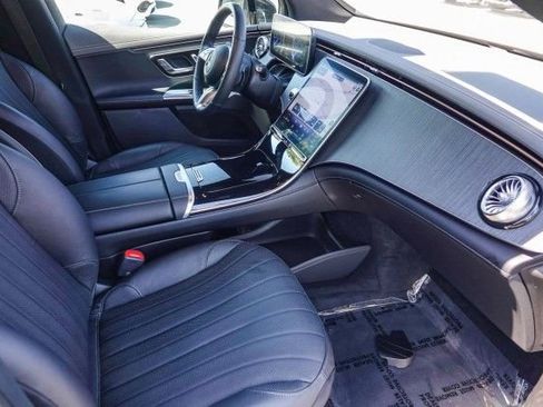 Used 2023 Mercedes-Benz EQE 500 4MATIC SUV image 16