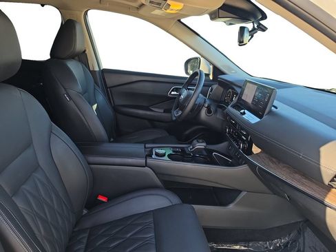 Used 2026 Nissan Rogue Platinum w/ Platinum Premium Package AWD/4WD image 16