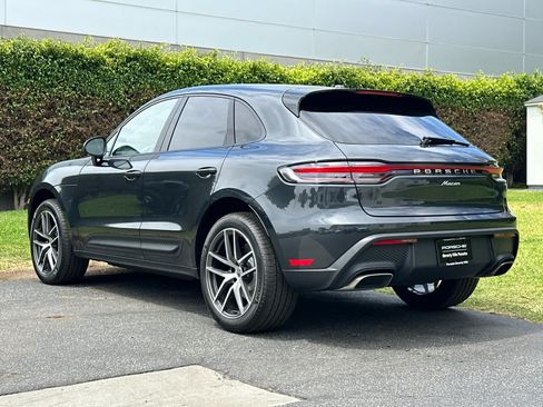 Certified 2025 Porsche Macan AWD/4WD image 3