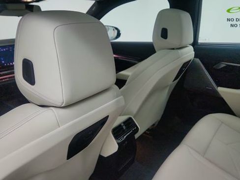 Used 2024 BMW i5 eDrive40i w/ Executive Package RWD image 34