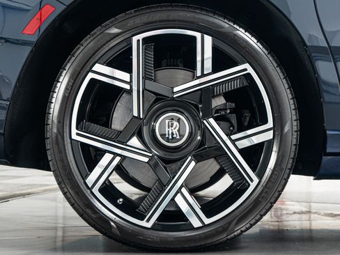 Used 2025 Rolls-Royce Cullinan Black Badge AWD/4WD image 58