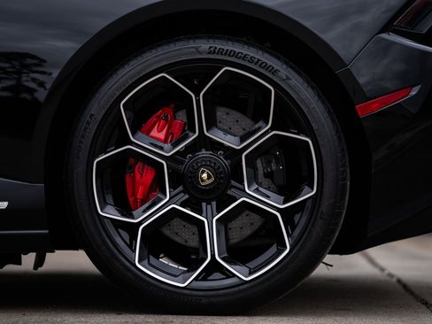 Used 2023 Lamborghini Huracan Tecnica image 27