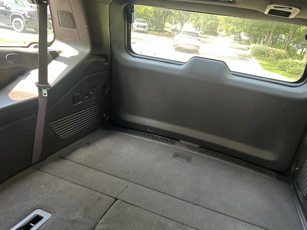 Used 2021 GMC Yukon SLT w/ SLT Luxury Plus Package AWD/4WD image 12
