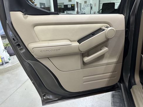Used 2008 Ford Explorer Sport Trac XLT image 12