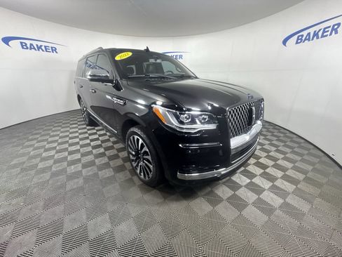 Used 2022 Lincoln Navigator Black Label AWD/4WD image 2