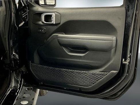 Used 2021 Jeep Wrangler Unlimited Sport AWD/4WD image 25