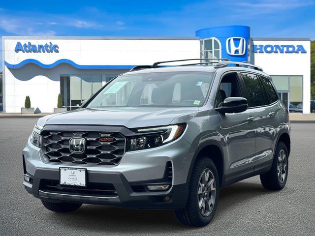 Certified 2023 Honda Passport TrailSport image 2