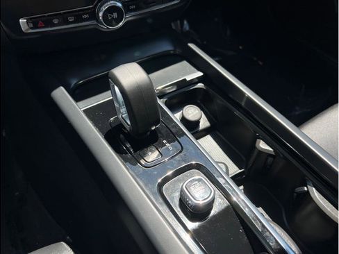 Used 2024 Volvo S60 B5 Core image 12