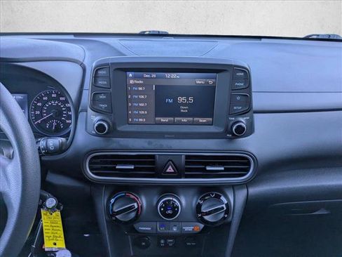 Used 2020 Hyundai Kona SE image 13