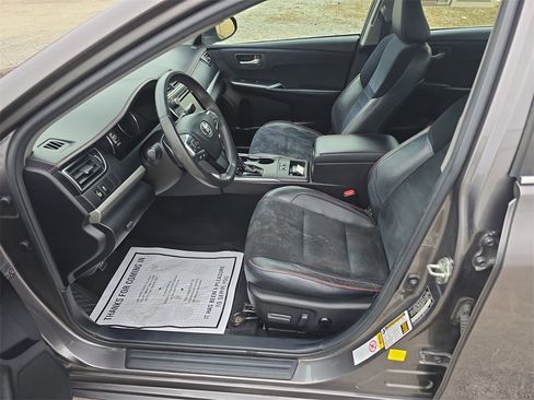 Used 2017 Toyota Camry XSE image 12