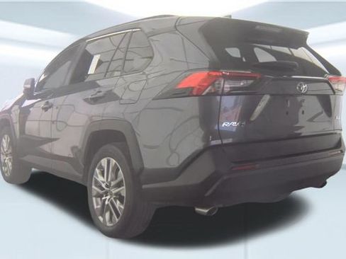 Used 2023 Toyota RAV4 XLE Premium FWD image 10