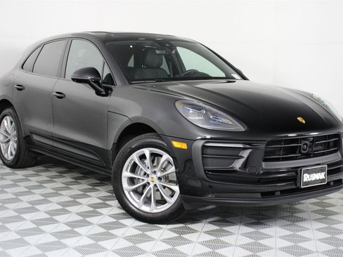 Used 2025 Porsche Macan image 9