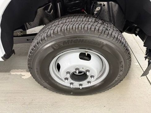 New 2026 Ford F350 XL w/ XL Chrome Package image 4