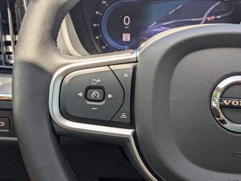 New 2025 Volvo XC60 B5 Core w/ Climate Package image 31