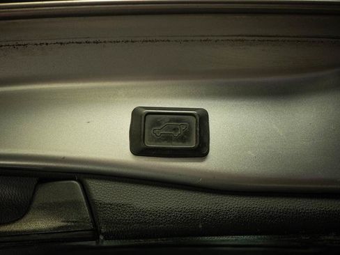 Used 2020 Toyota RAV4 XSE AWD/4WD image 8