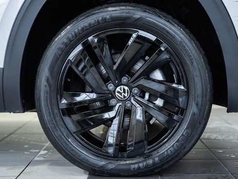 Used 2022 Volkswagen Atlas Cross Sport SE AWD/4WD image 21