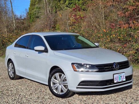 Used 2017 Volkswagen Jetta S image 10