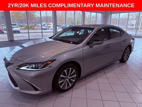 Certified 2021 Lexus ES 300h w/ Premium Package image 3