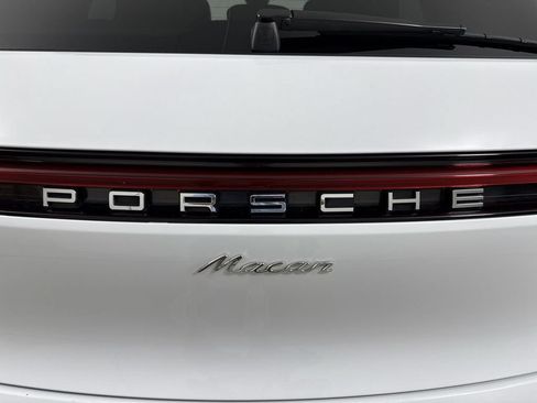 Certified 2020 Porsche Macan AWD/4WD image 18
